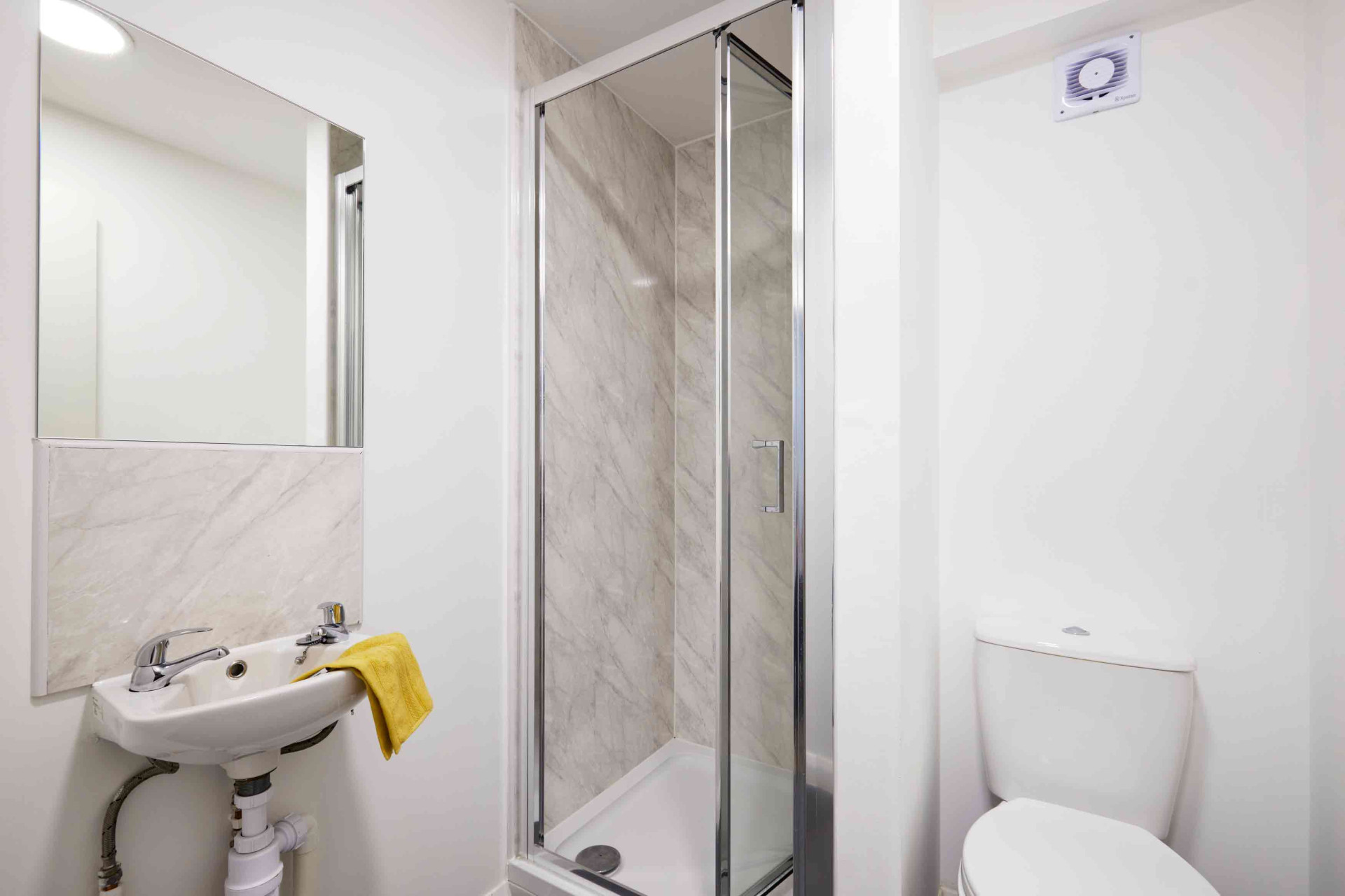  Prestige Studio  -  Hockley Point  - Gallery -  3