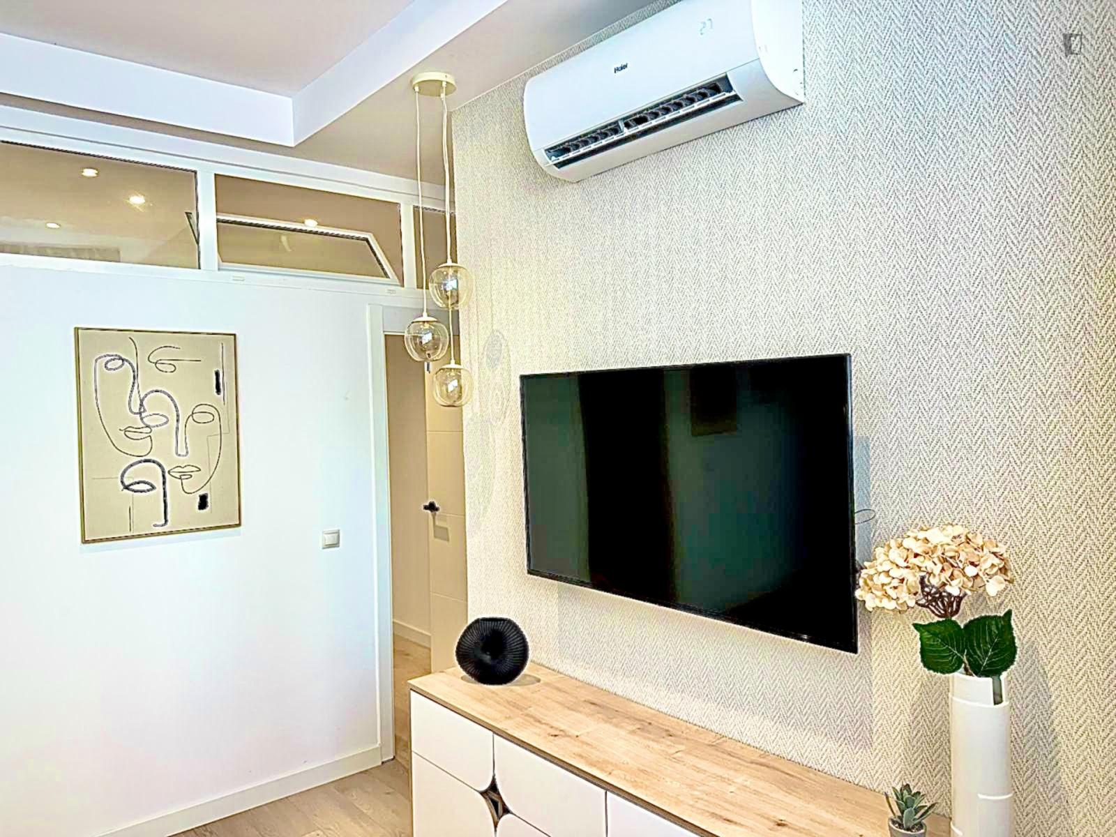 Very Nice Single Ensuite Bedroom In The Delicias District - Very nice single ensuite bedroom in the Delicias district - Gallery - 1