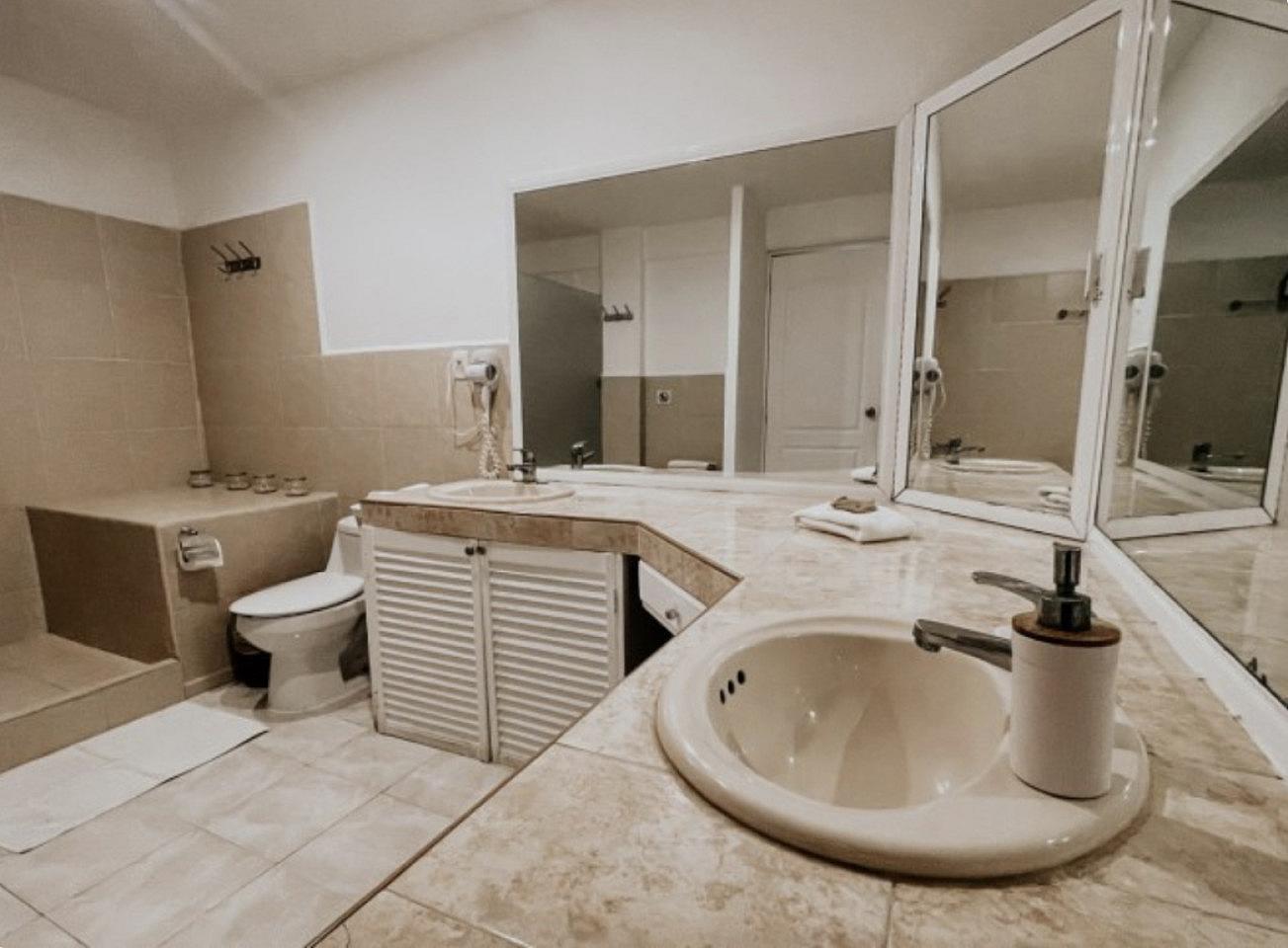 Private Room 1 - Exclusive Adults Only Coliving Oasis Steps from Tranquil Playacar Beach - Gallery - 4