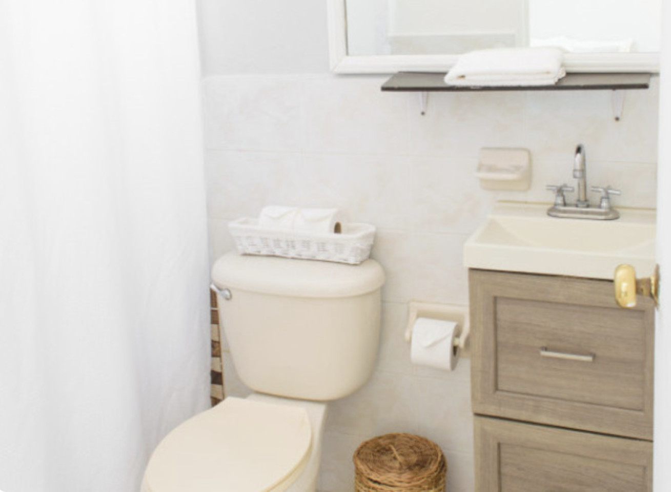 Private Room 1 - Exclusive Adults Only Coliving Oasis Steps from Tranquil Playacar Beach - Gallery - 13