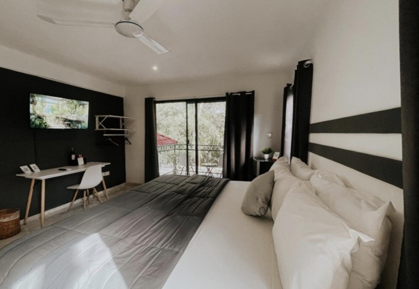 Private Room 1 - Exclusive Adults Only Coliving Oasis Steps from Tranquil Playacar Beach - Gallery - 10
