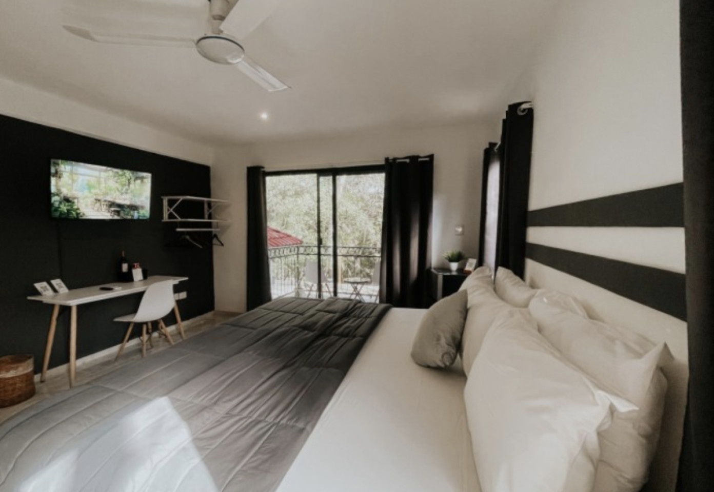 Private Room 1 - Exclusive Adults Only Coliving Oasis Steps from Tranquil Playacar Beach - Gallery - 15