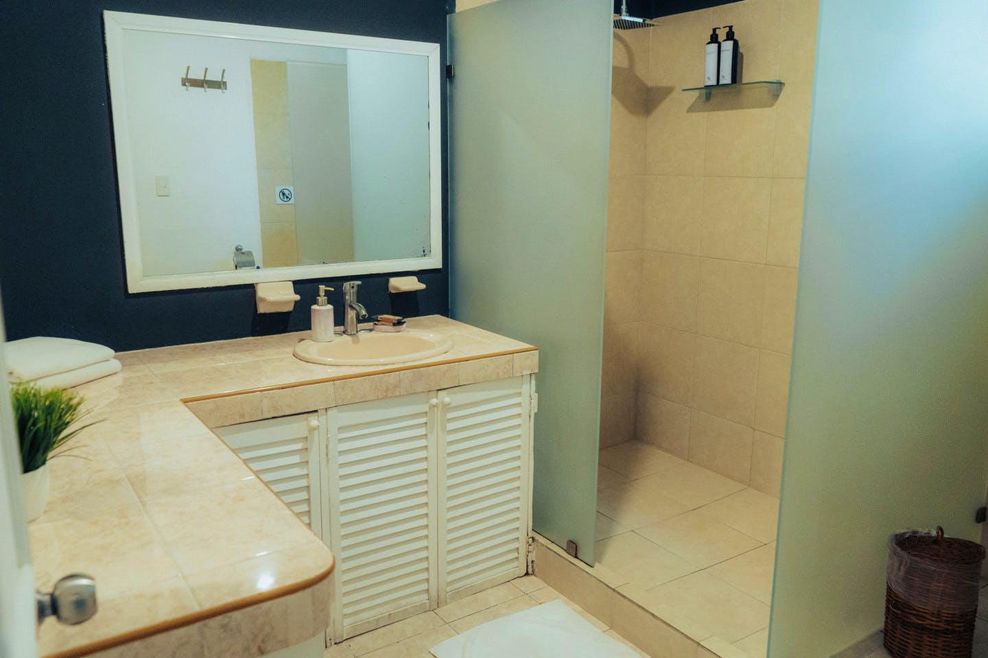 Private Room 2 - Exclusive Adults Only Coliving Oasis Steps from Tranquil Playacar Beach - Gallery - 26
