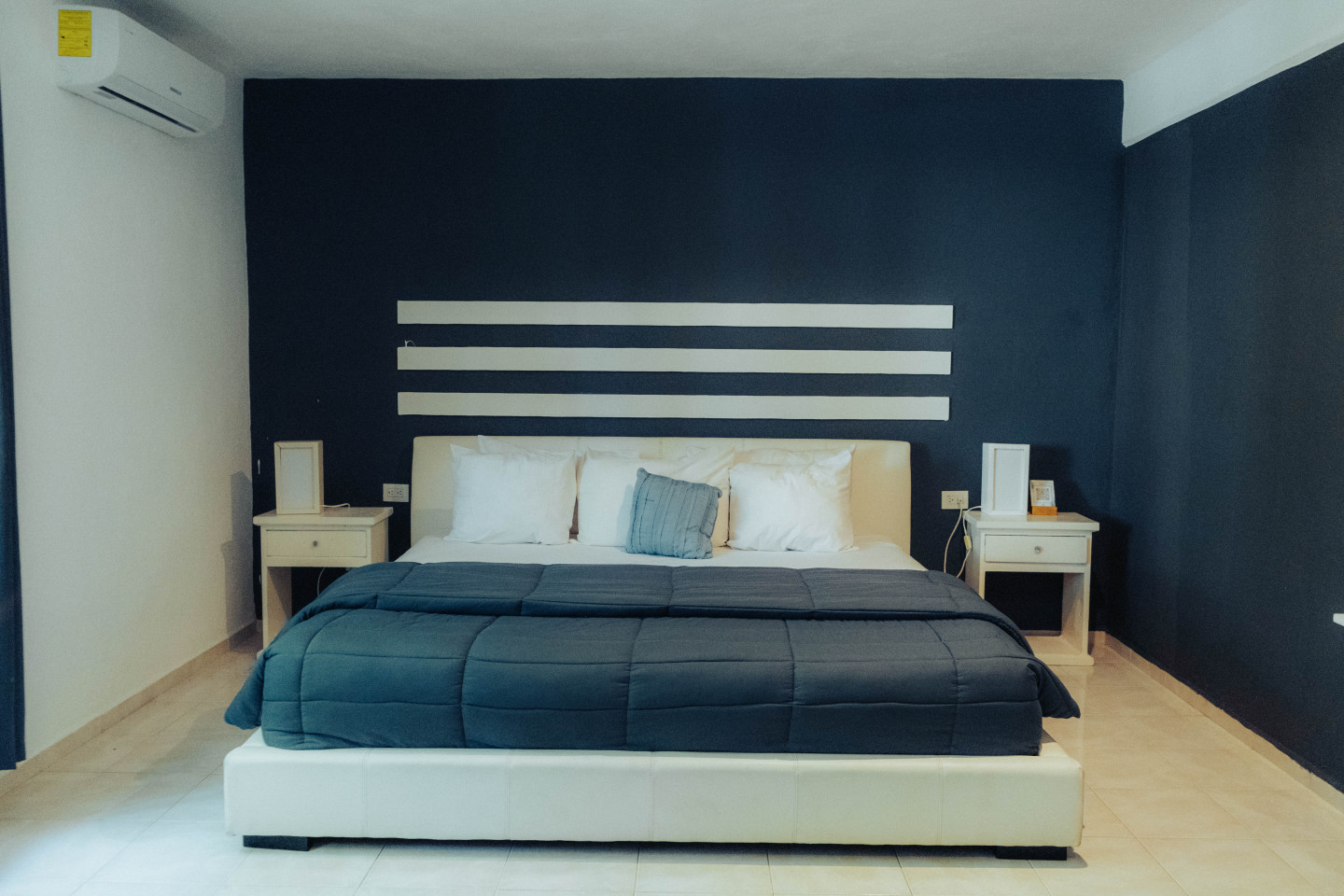 Private Room 2 - Exclusive Adults Only Coliving Oasis Steps from Tranquil Playacar Beach - Gallery - 14