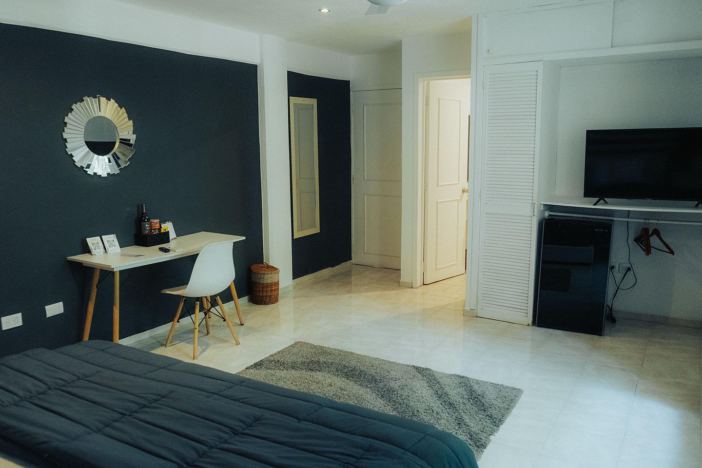 Private Room 2 - Exclusive Adults Only Coliving Oasis Steps from Tranquil Playacar Beach - Gallery - 9