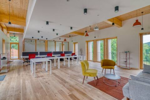 Sunny Coliving Residence in Picturesque Village: Adventure & Activities Galore!