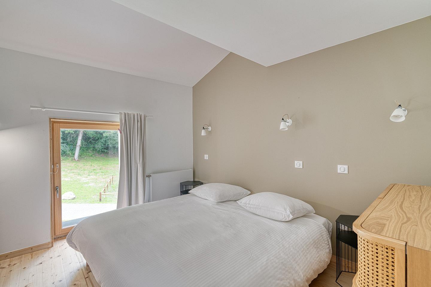 Bed In A 4-Bed Mixed Gender Room - 3