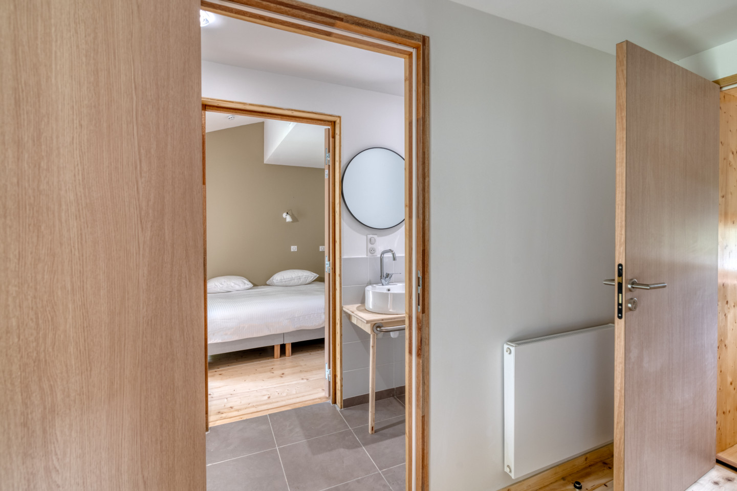 Bed In A 4-Bed Mixed Gender Room - 8