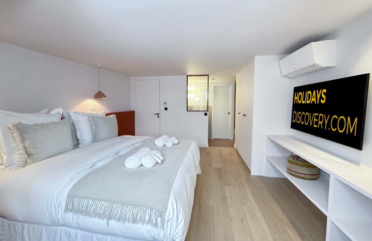 Spacious & Luxurious Apartment