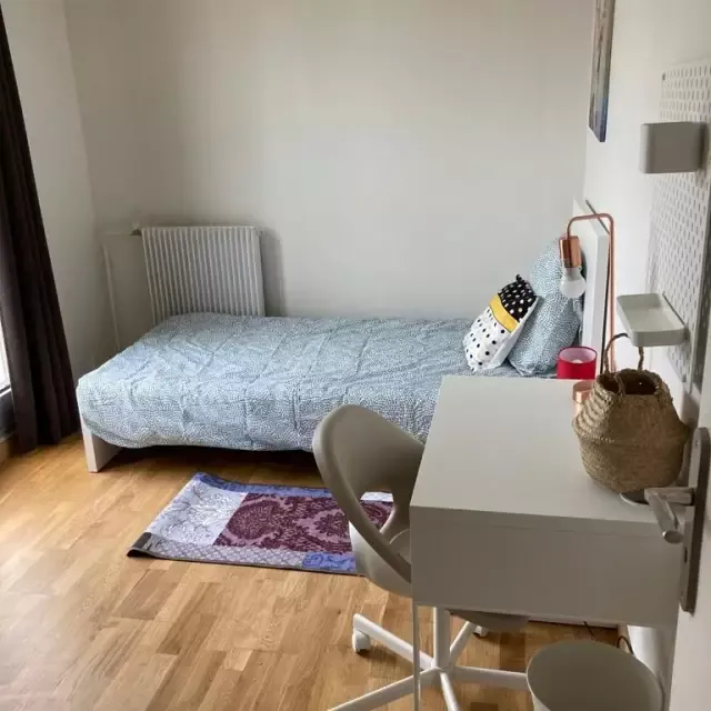  Bedroom 1  -  Room in a shared 4-bedroom apartment for rent in Orée du Bois, all bills included  - Gallery -  1