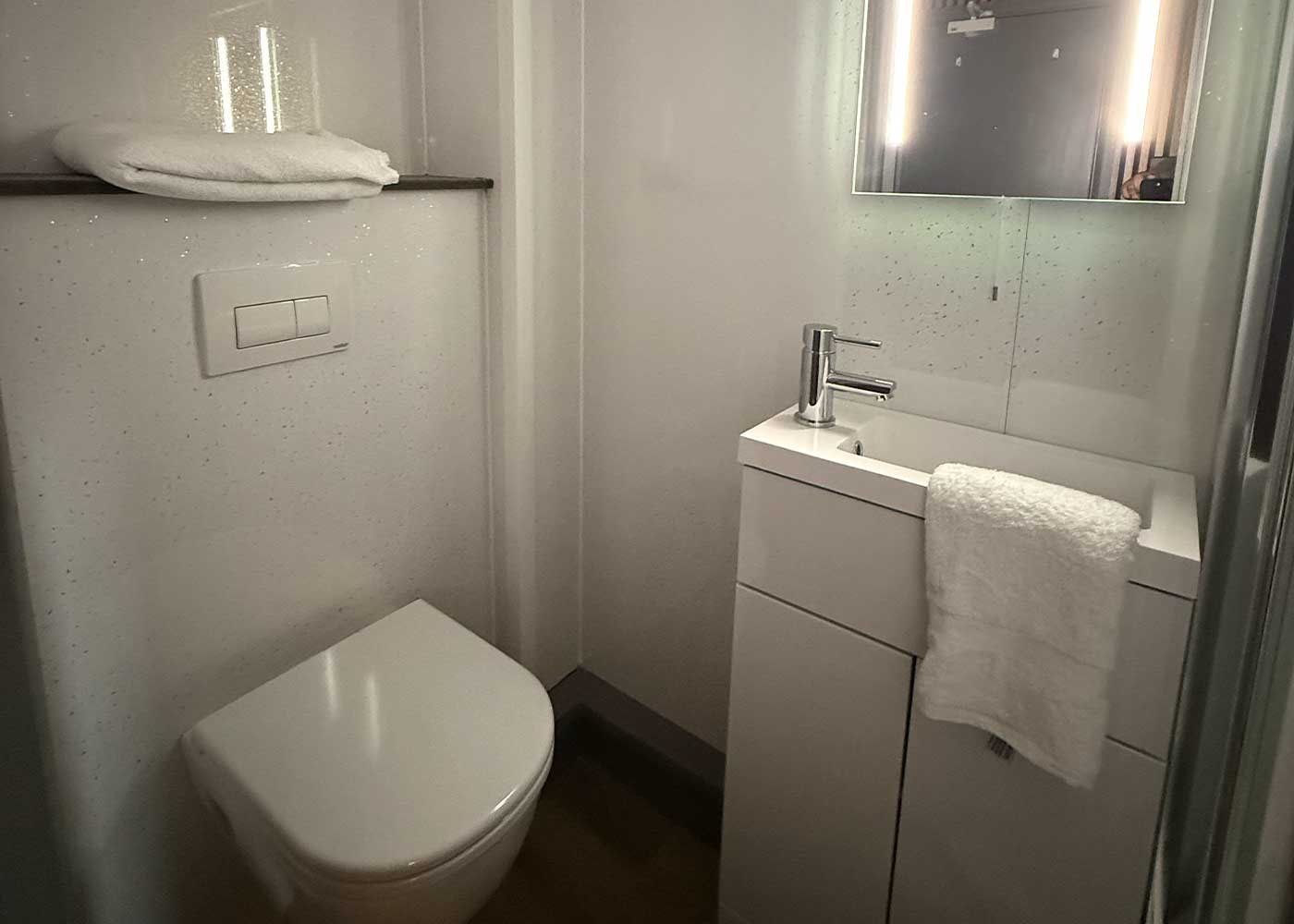 Non Ensuite - Ivy Halls - Gallery - 4