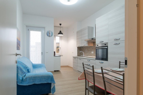 Single in multiple beds bedroom in 2-bedroom apartment - Gallery - 4