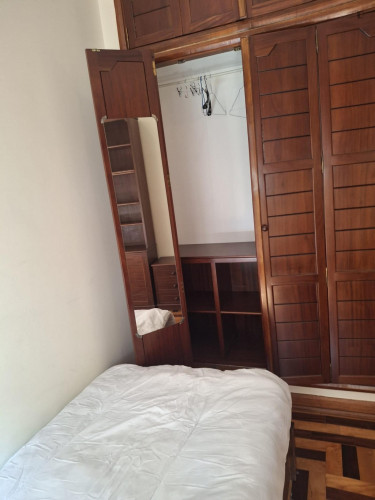 Single bedroom in a 6-bedroom flat