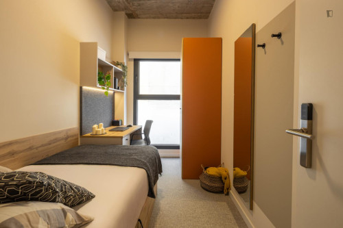 Bed in a cosy shared studio, near Universidad Pontificia de Salamanc