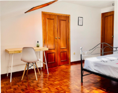 Astonishing 3 Bedroom Apartment with Sea Views - Gallery - 18