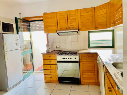 Astonishing 3 Bedroom Apartment with Sea Views - Gallery - 16