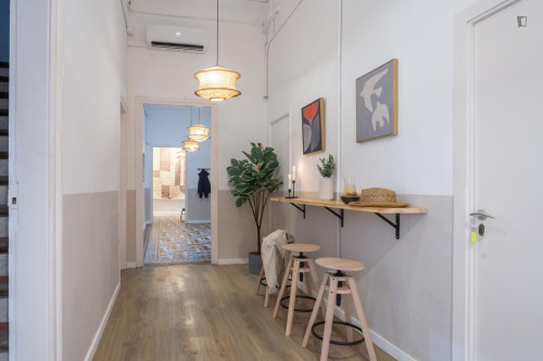 Bright double bedroom near Urquinaona metro station - Gallery - 5