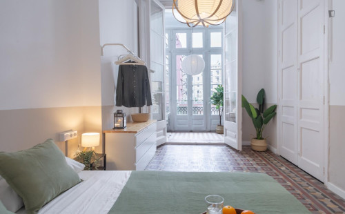 Neat double bedroom near Urquinaona metro station - Gallery - 5
