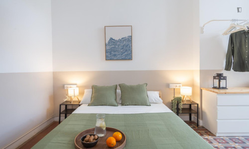 Neat double bedroom near Urquinaona metro station - Gallery - 6