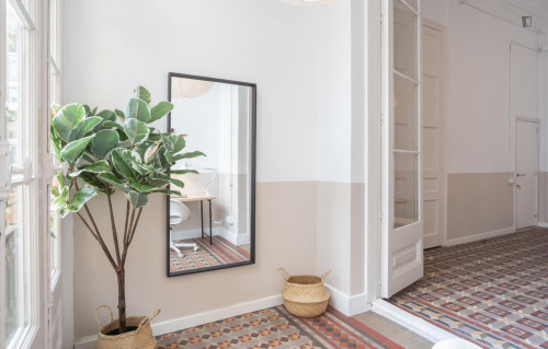 Neat double bedroom near Urquinaona metro station - Gallery - 12
