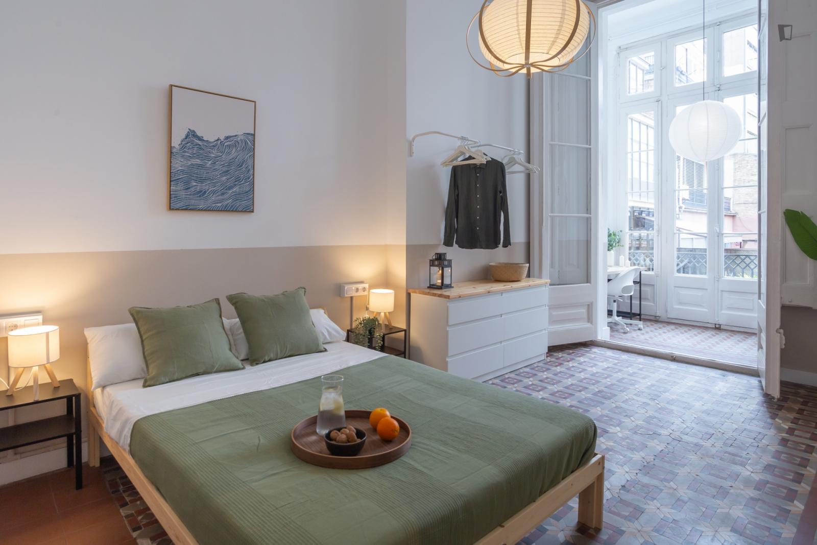 Neat Double Bedroom Near Urquinaona Metro Station - 1