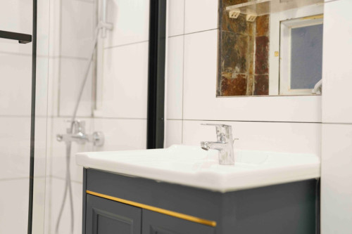 Garden House Coliving near Victoria Park – Spacious, Community-Focused Apartment