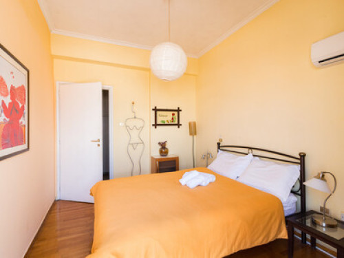 Central Lycabettus view pr bathroom