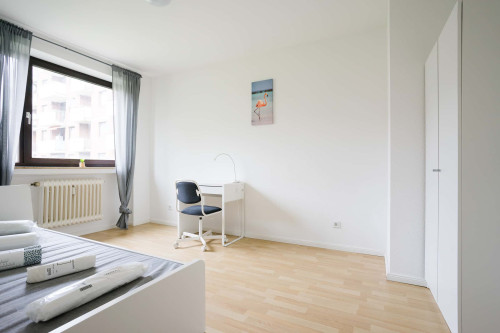 Kölner Landstraße - Room 1