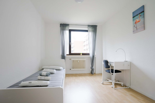 Kölner Landstraße - Room 1