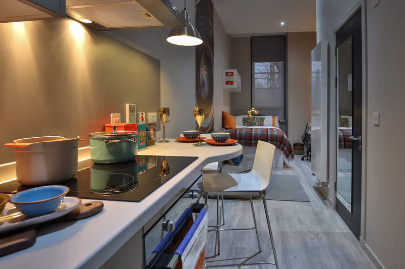  Classic Studio  -  George Street Apartments  - Gallery -  4