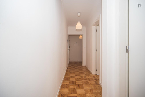 Warm and cosy single bedroom in Sete Rios