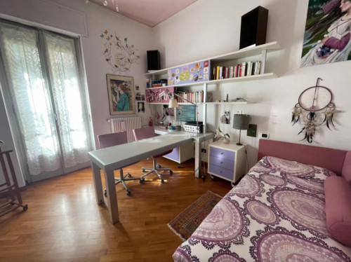 Single Bedroom in a 2-Bedroom Apartment in Florence