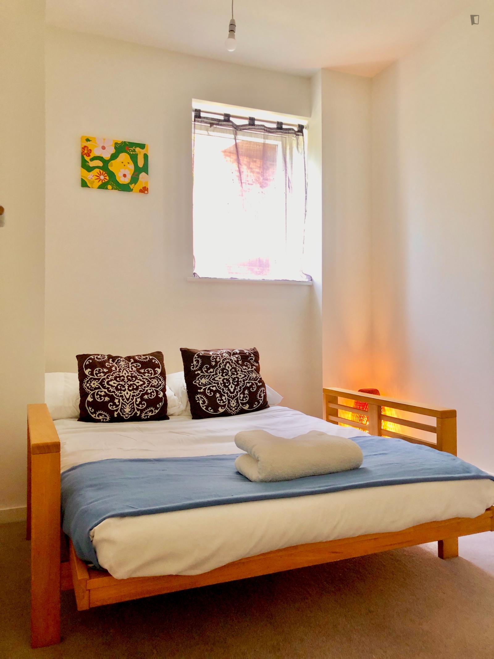 Comfy Double Bedroom Close To Alexandra Park - 1
