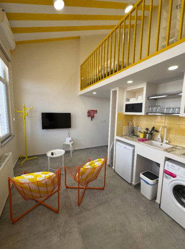 BalatBanana / Studio / No: 8