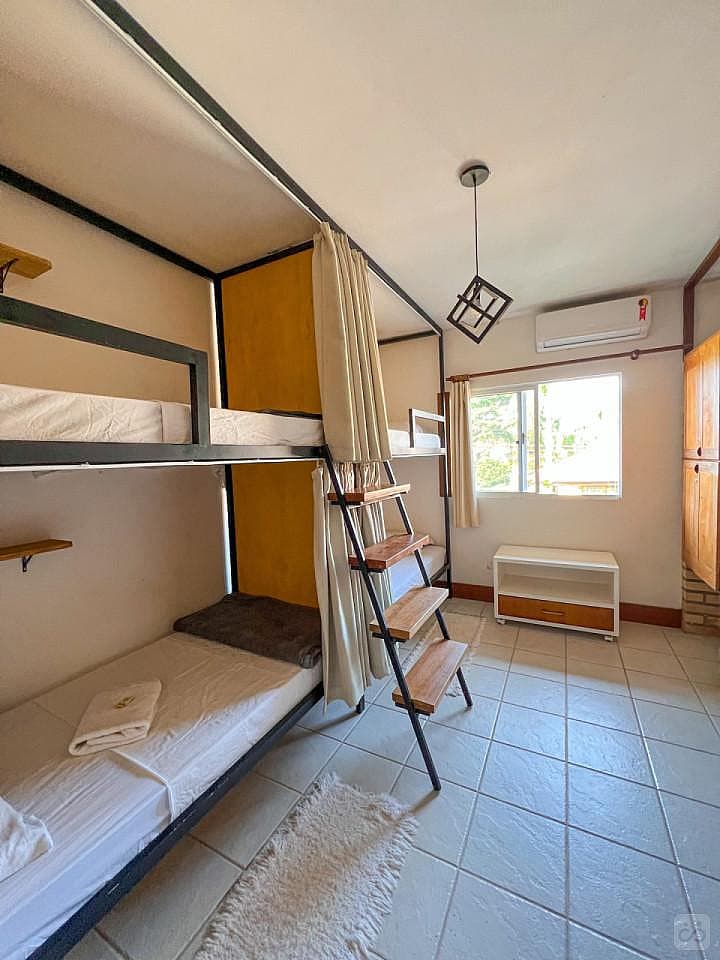 Bed In A 4-Bed Mixed Gender Room - Manoel Pedro da Silveira Home - Gallery - 4