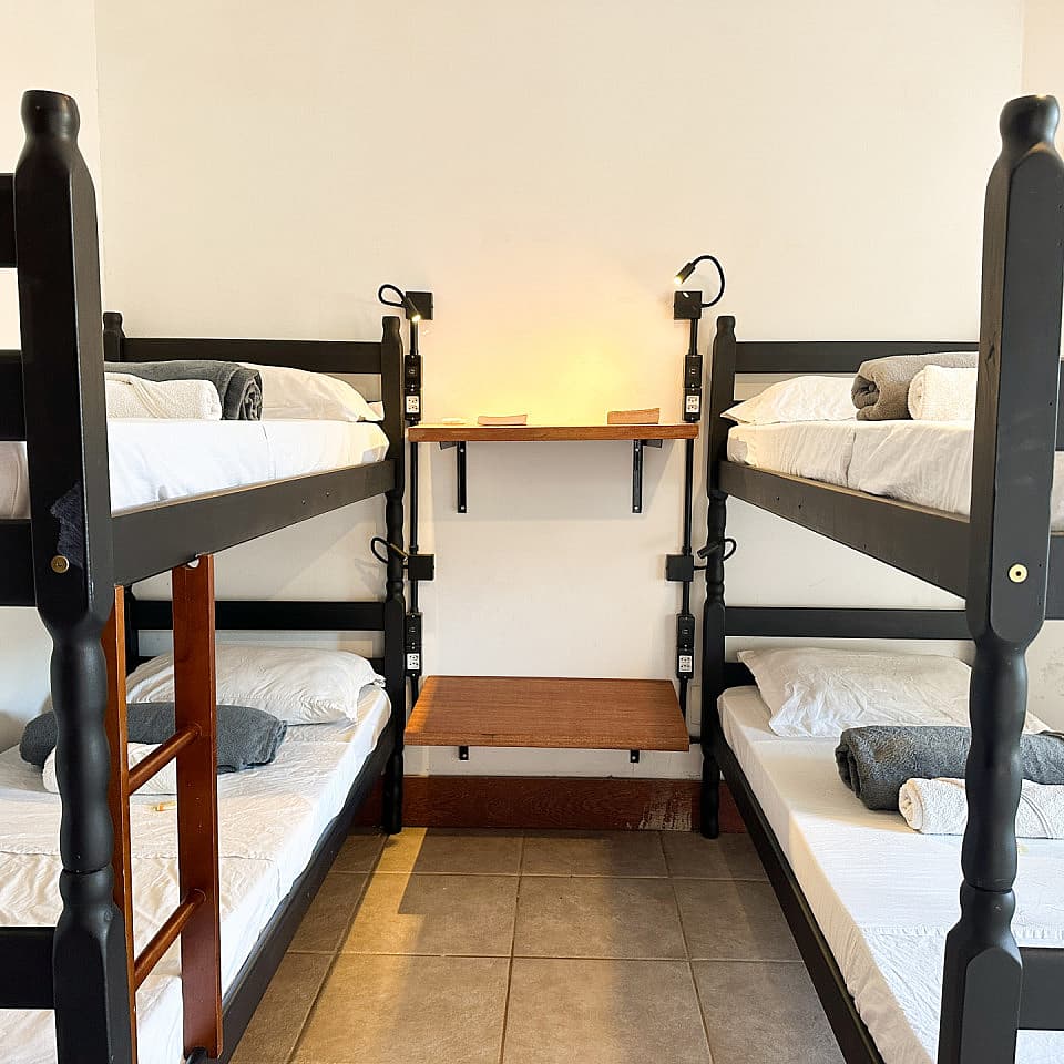 Bed In A 4-Bed Females Only Room - Manoel Pedro da Silveira Home - Gallery - 21