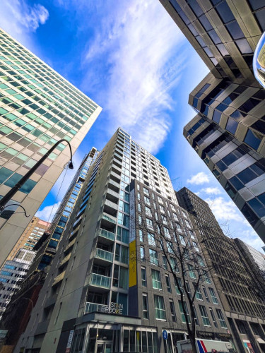 Stylish Coliving Oasis in Downtown Montréal's Vibrant Ville-Marie