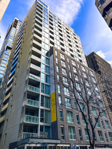 Stylish Coliving Oasis in Downtown Montréal's Vibrant Ville-Marie