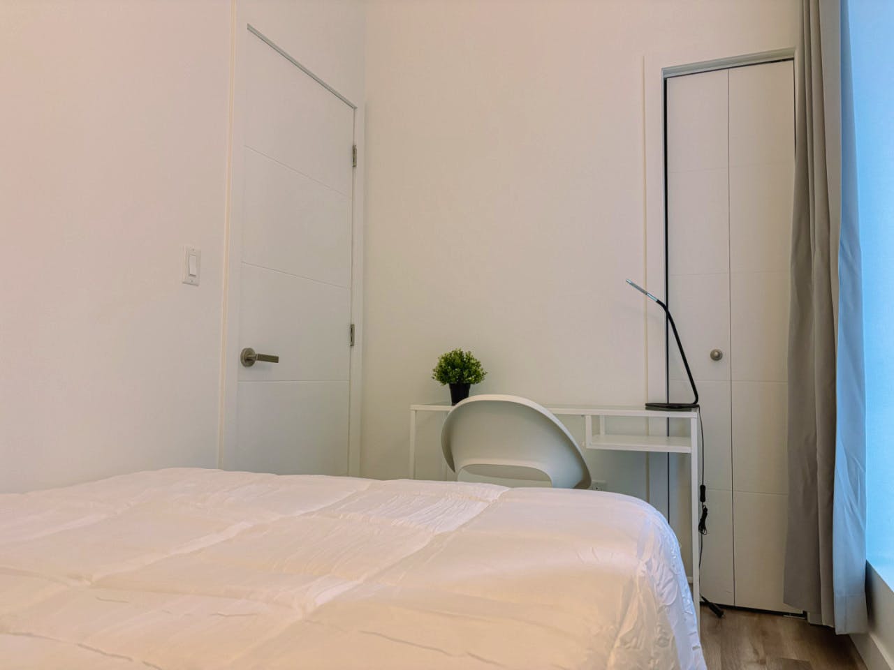  Private  -  Stylish Coliving Oasis in Downtown Montréal's Vibrant Ville-Marie  - Gallery -  3