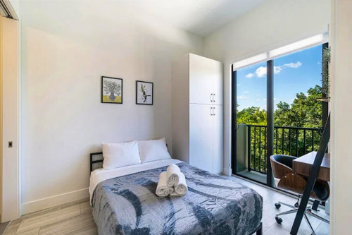 Urban Coliving Retreat in Vibrant Little Havana with Modern Amenities