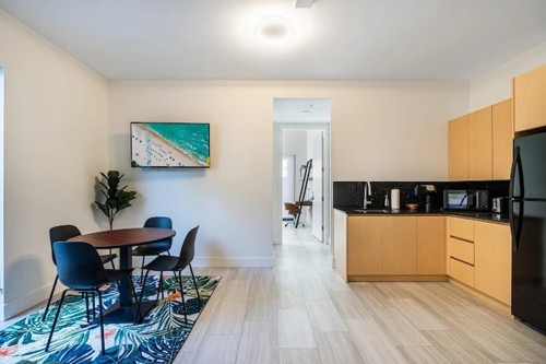 Urban Coliving Retreat in Vibrant Little Havana with Modern Amenities