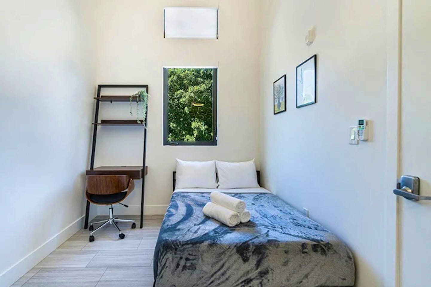 Private Bedrooms 2 - 1
