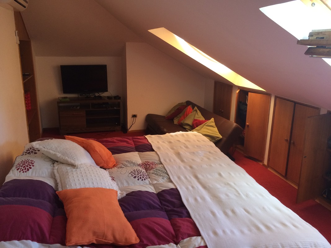 Master Bedroom With 'Marriage Bed(Single Bed) - 1