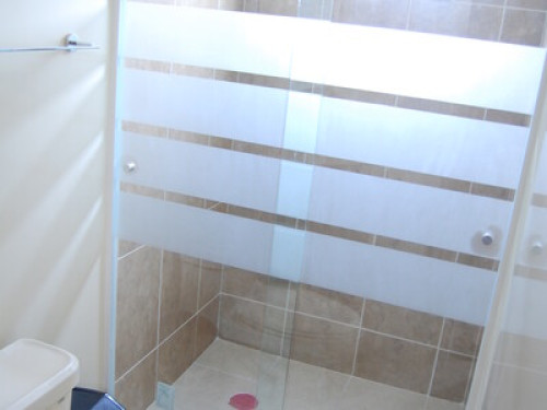 2 big rooms,own bathrooms,furniture