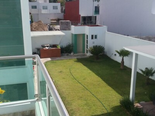 HOME NO GARDEN