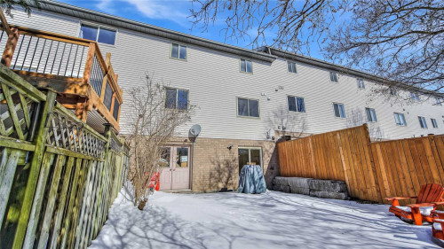 Modern 6-Bedroom Coliving Haven in Peaceful Westvale, Waterloo