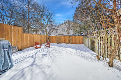 Modern 6-Bedroom Coliving Haven in Peaceful Westvale, Waterloo