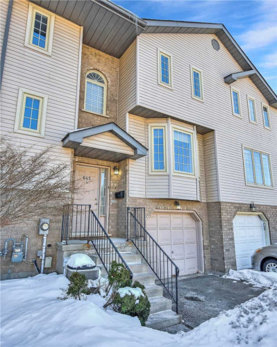 Modern 6-Bedroom Coliving Haven in Peaceful Westvale, Waterloo