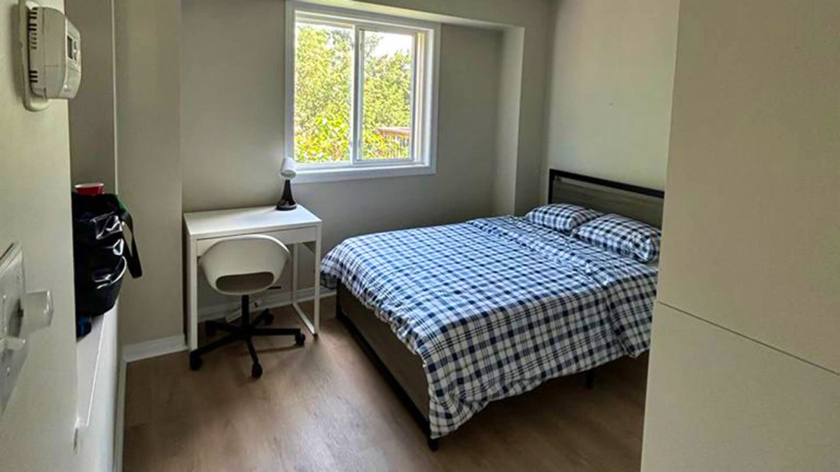  Private Flex Premium  -  Modern 6-Bedroom Coliving Haven in Peaceful Westvale, Waterloo  - Gallery -  1