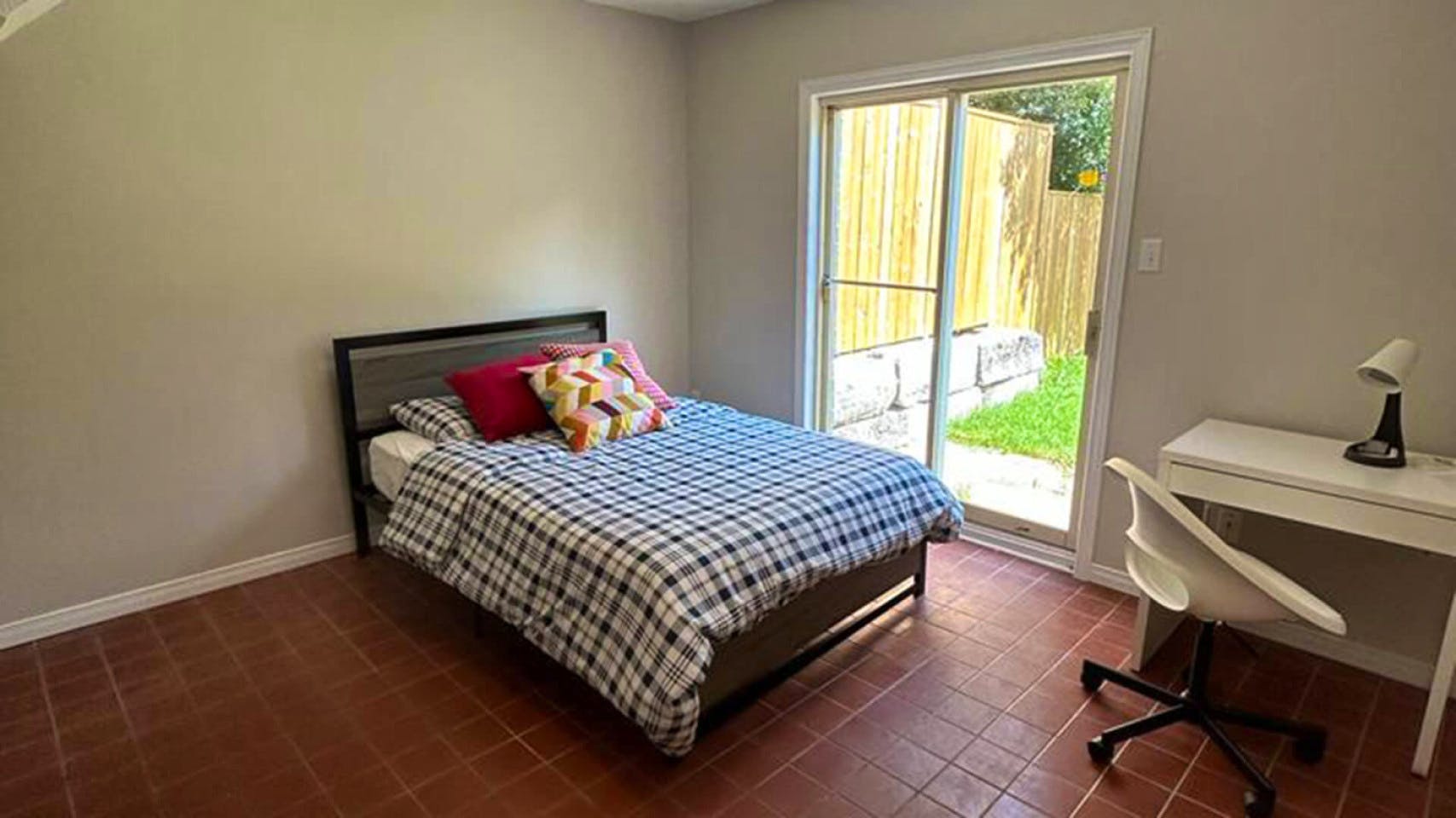  Private Basement Room  -  Modern 6-Bedroom Coliving Haven in Peaceful Westvale, Waterloo  - Gallery -  1